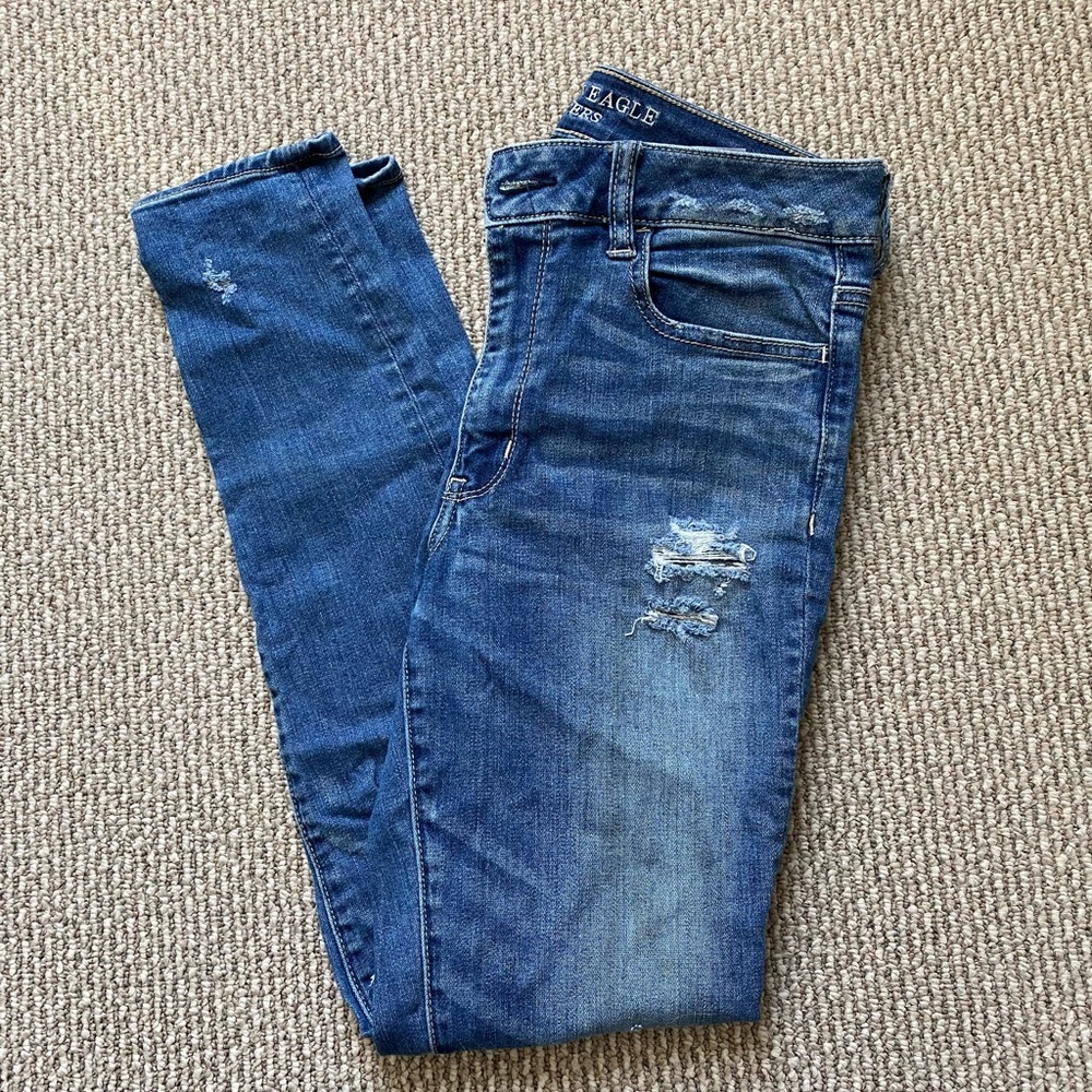 American Eagle Hi-Rise Ripped Jegging